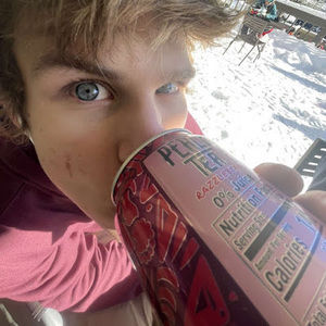 Meet your Posher, Max